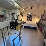 Charming Location In Saint-Germain-Des-Pres