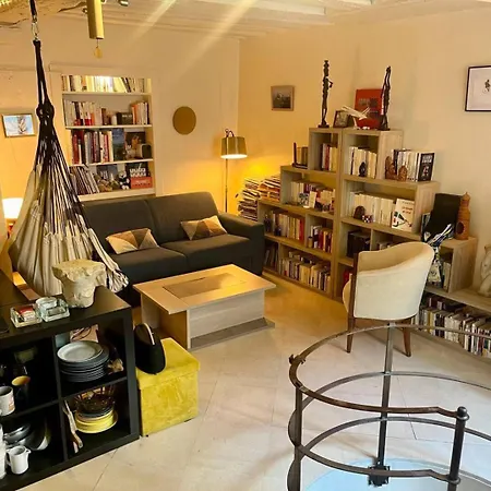 Apartment Charming Location In Saint-germain-des-pres *