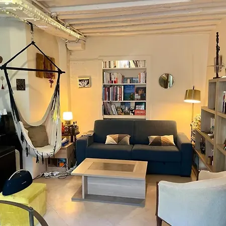 Apartment Charming Location In Saint-germain-des-pres Paris