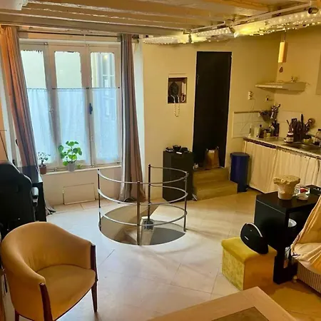 Charming Location In Saint-germain-des-prés